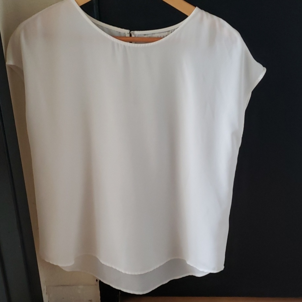 Breezy top by Hinge